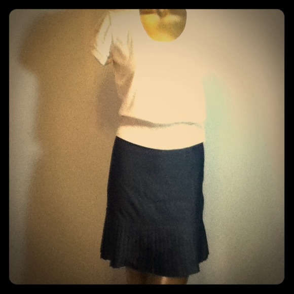 SOLD SOLD Pleated denim like skirt