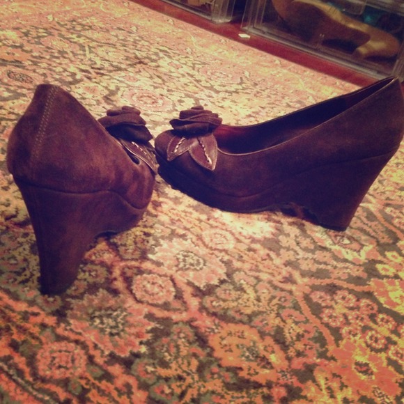Brown wedges