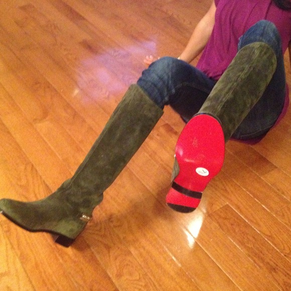 ❌SOLD❌💯% AUTHENTIC Christian Louboutin Boots - Picture 2 of 4