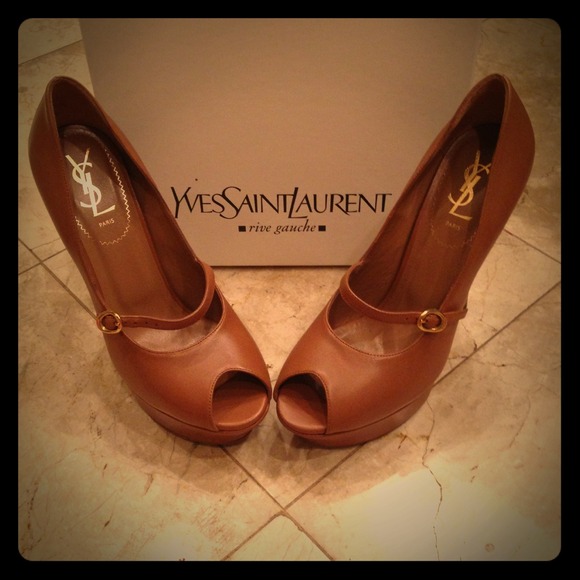 Platform Mary Janes.