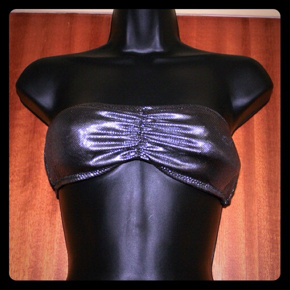 Bandeau top in metallic silver