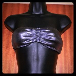 Bandeau top in metallic silver