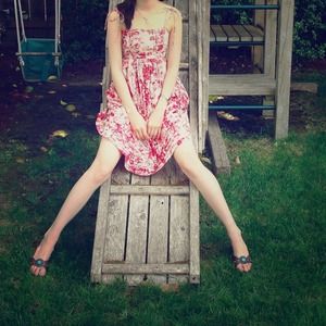 Gap dress perfect for summer. Floral print..