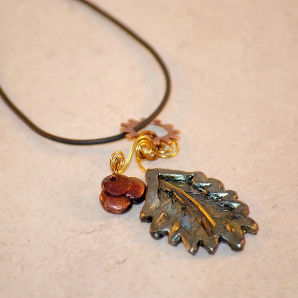 Leaf and berry necklace 🍂 hand crafted