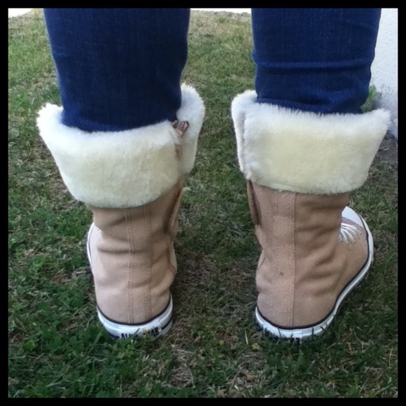 🚫SOLD🚫New rare fur lined converse! NEW - Picture 4 of 4