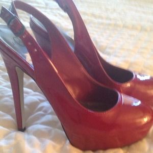Very cute Red heels!