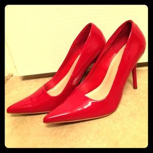 Red patent leather pointed heels like new