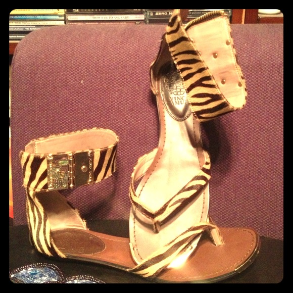 SOLD 🐯 Vince Camuto Tiger Print Sandals