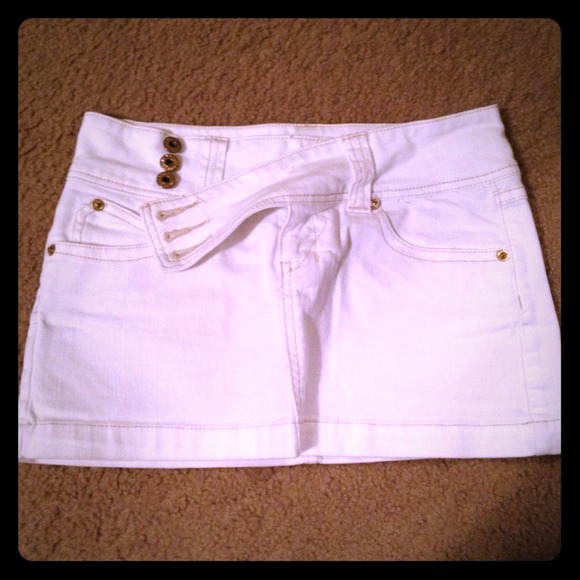 White denim mini skirt