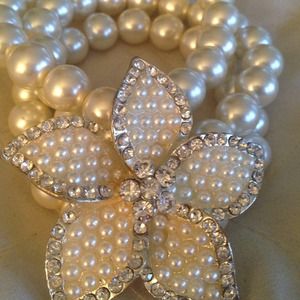 Very elegant pearls with stones!!!