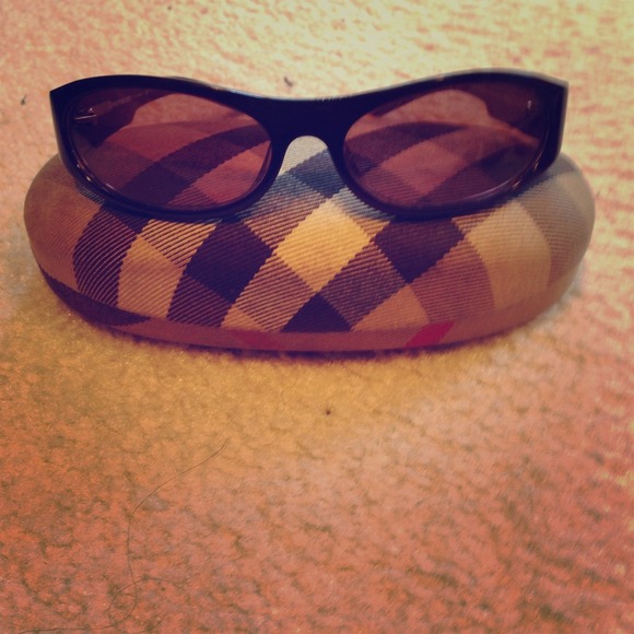 ❤Authentic Burberry shades❤