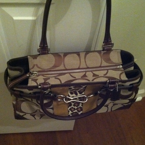 COACH SIGNATURE SATCHEL BROWN LEOPARD TRIM. - Picture 3 of 3