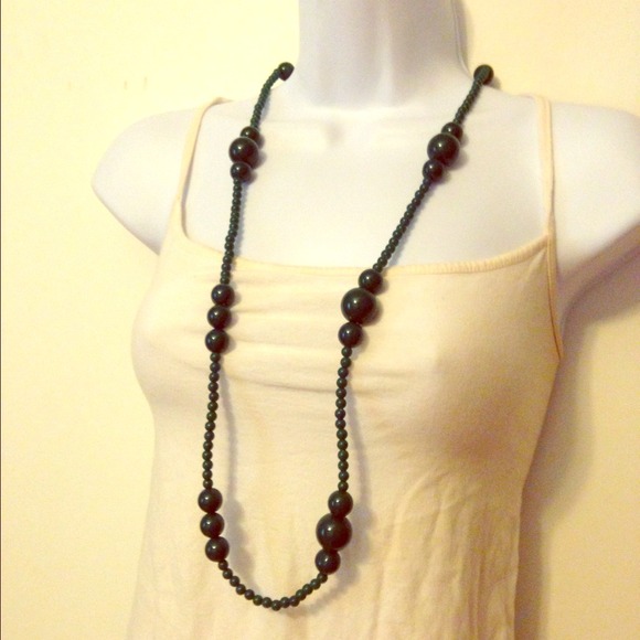 ❌SOLD&BUNDLED❌Chunky Dark Green Beads ✨NWT✨