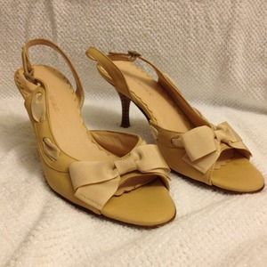 Banana republic kitten heel sandle