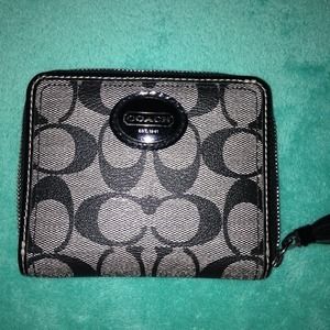 Coach Wallet 💛Traded💛