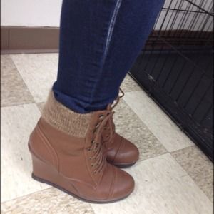 Wedge boots