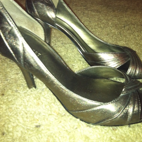 Nine West Heels! - Picture 2 of 2