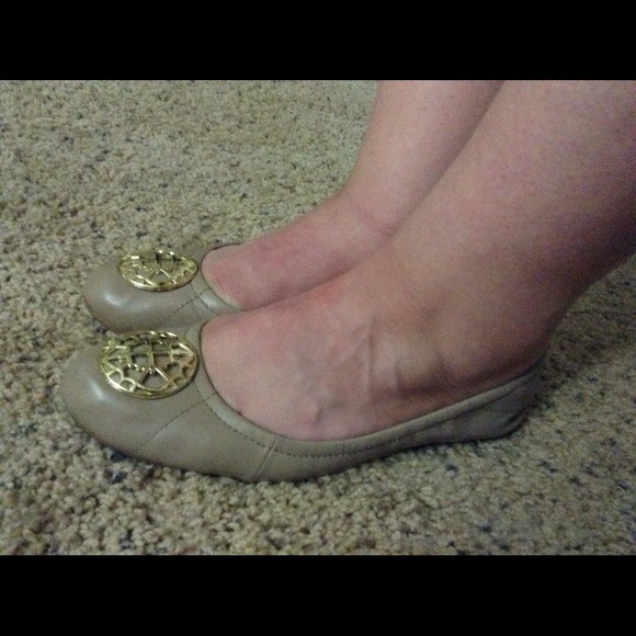 Tahari Beige Ballerina Flats ❌RESERVED ❌