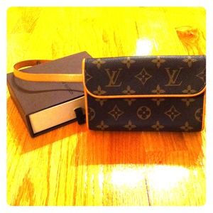 Auth Louis Vuitton Florentine Pochette Bag