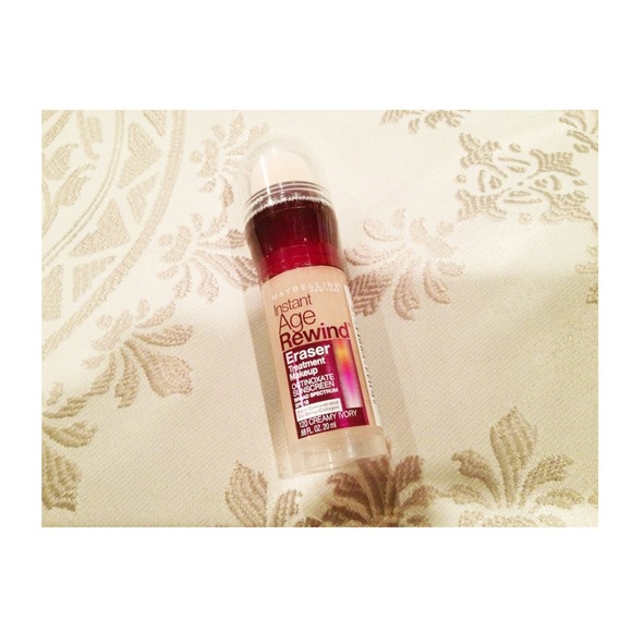 ✅TRADED✅ 💢 Brand New 💢 age rewind makeup