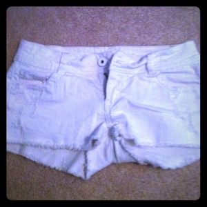 White Cut Off Jean Shorts! Get Summer Ready!