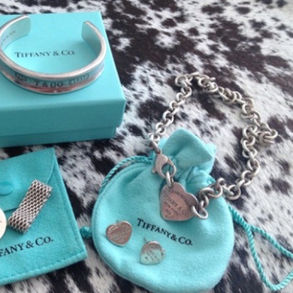 🚫SOLD🚫 Tiffany & Co Choker MSRP 485 - Picture 2 of 2