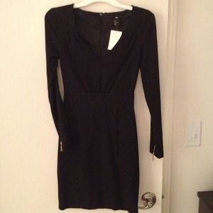 NEW long sleeve fitted short black dress