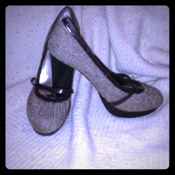 Maurice's brown tweed heel