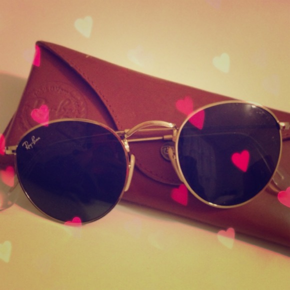 🚫Sold🚫Authentic rayban sunglasses with case
