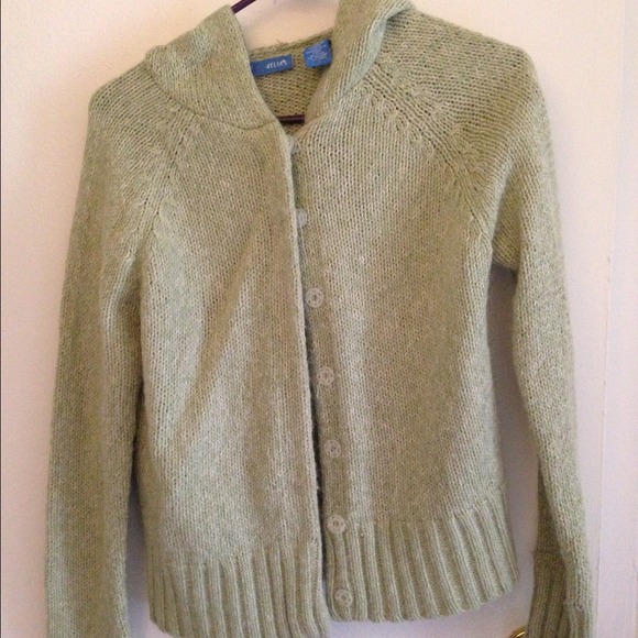 TRADE! Light green sweater/hoodie!