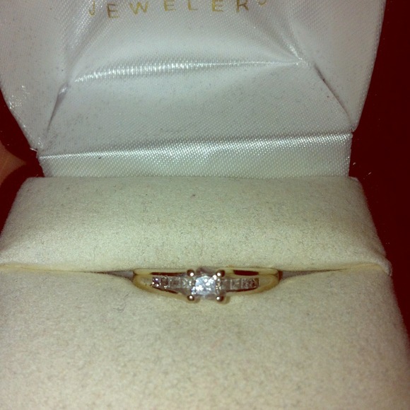 14wg diamond engagement ring