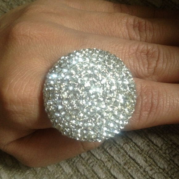 Ring - Picture 2 of 4