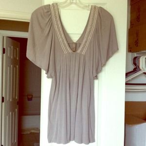 $$Hold$$Lush grey v-neck tunic