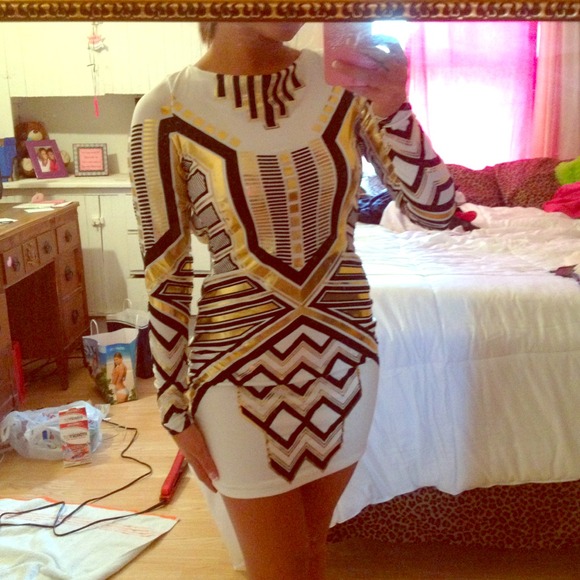 Beautiful bodycon dress!
