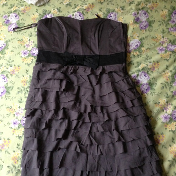 H&M Dresses & Skirts - Sold***Grey with black bow ruffled dress