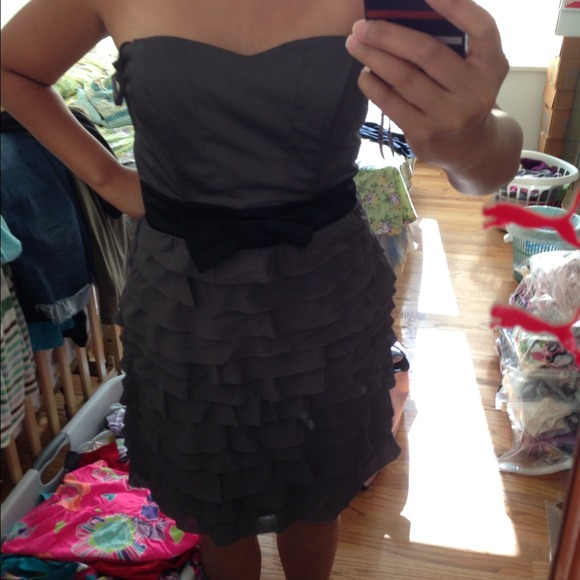 Sold***Grey with black bow ruffled dress - Picture 3 of 3