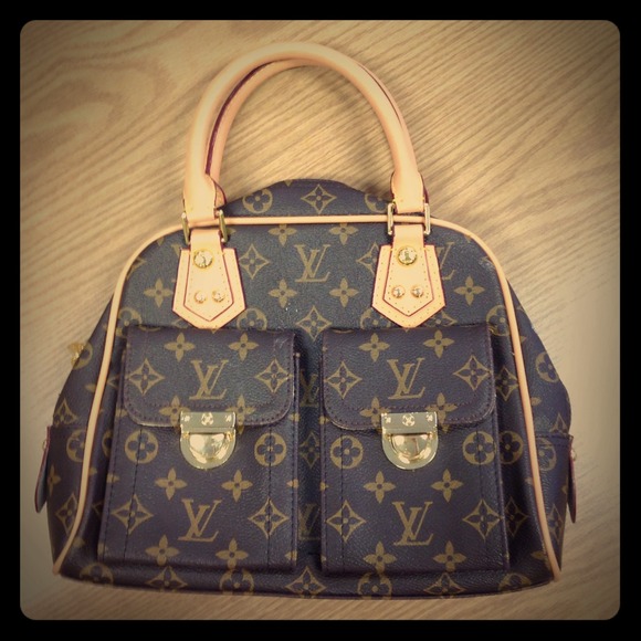 NWOT! Small Louis Vuitton handbag! Never carried!