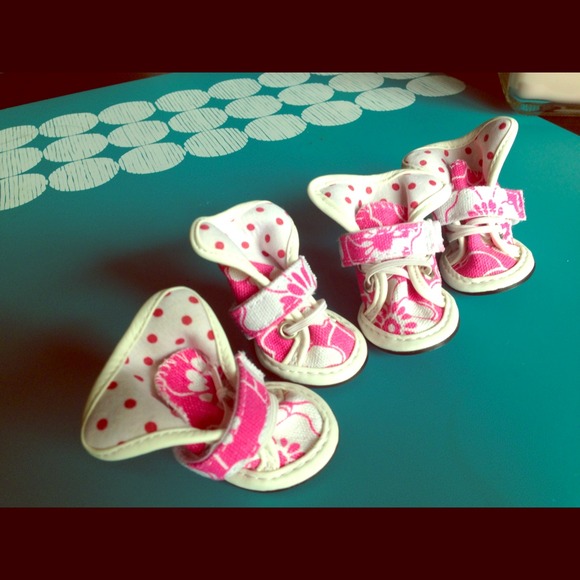 Adorable pink puppy shoes - Picture 1 of 4