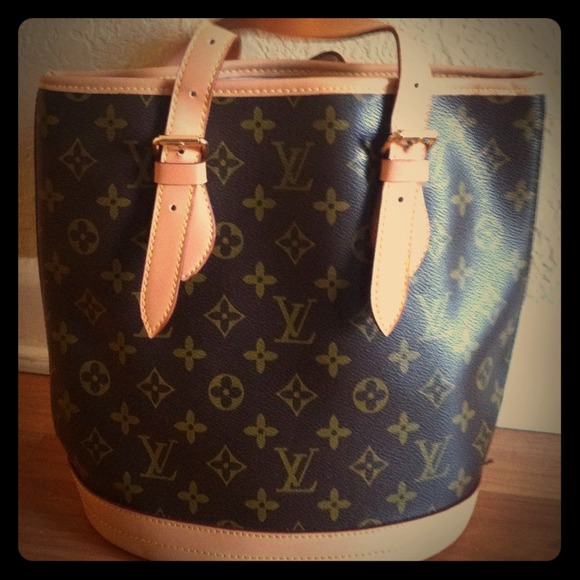 SOLD- Louis Vuitton bucket style purse