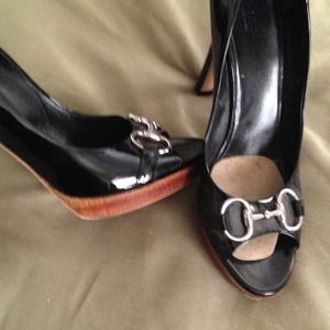 Authentic Gucci platform pump. Size 11B