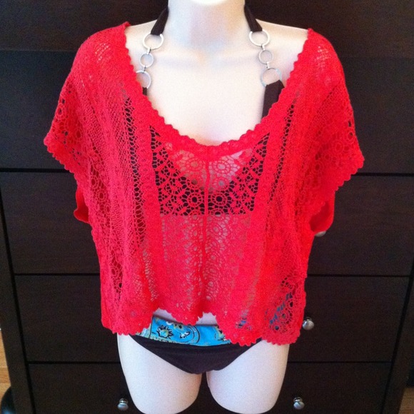 💢Sold💢Red cropped top