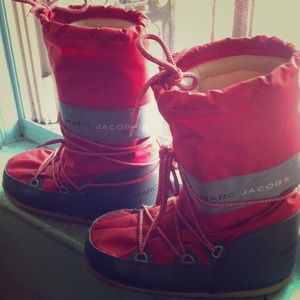 Sold!! 👏👏🎉🎊❗Rare Marc Jacobs moon boots!