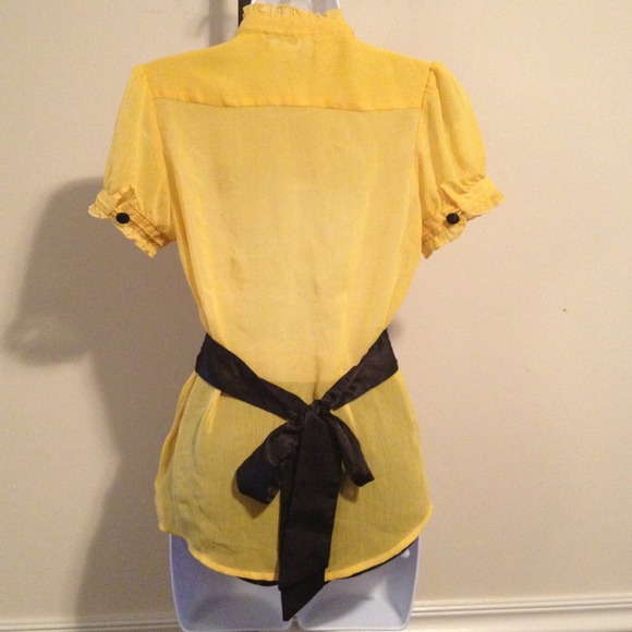 Yellow/black chiffon blouse. L:23.  B:36".  W:30". - Picture 3 of 4