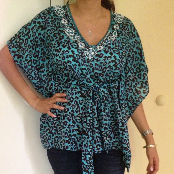 Blue cheetah top - Picture 1 of 1