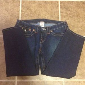 True Religion Cropped Jean (Capris).