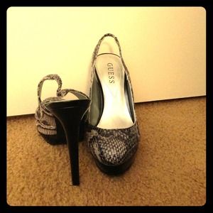 Brand new Guess snake skin pumps