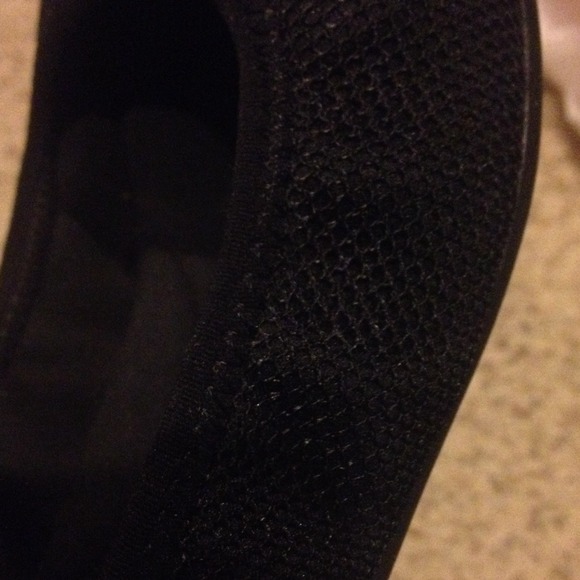 🌟SALE!! Calvin Klein flats - Picture 2 of 3