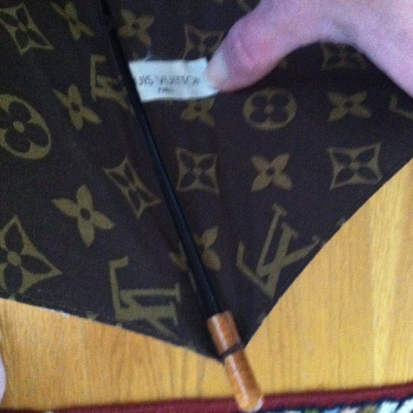 💥RARE HTF VINTAGE Authentic Vuitton umbrella - Picture 3 of 4
