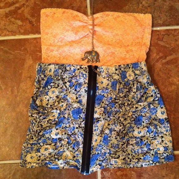 Floral zipper skirt! 🎀