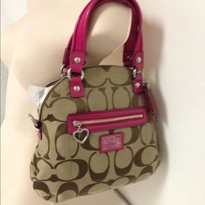 *****SOLD***++* Coach Daisy Satchel F22941